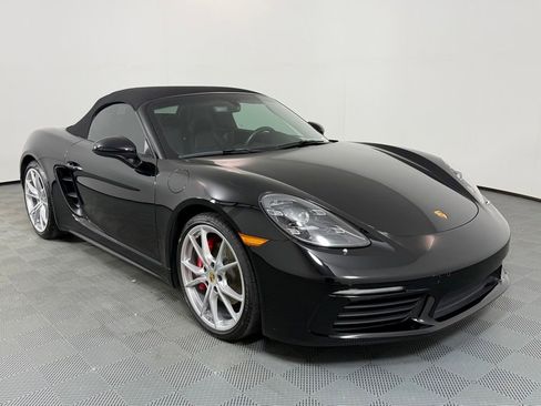 Certified 2025 Porsche 718 Boxster S RWD image 9