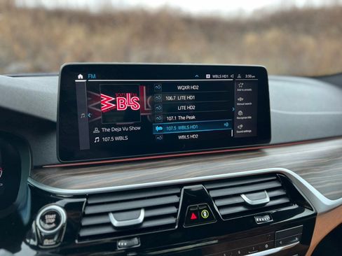 Used 2022 BMW 530i xDrive 530i xDrive Sedan w/ Convenience Package image 21