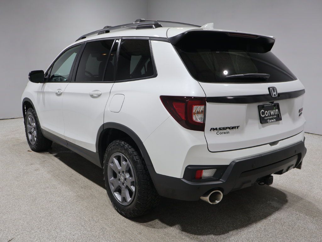 Used 2024 Honda Passport TrailSport image 5