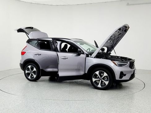 New 2026 Volvo XC40 B5 Plus w/ Protection Package Premier image 10