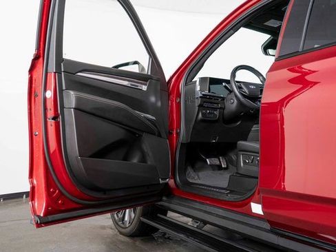 Used 2025 Cadillac Escalade V image 19