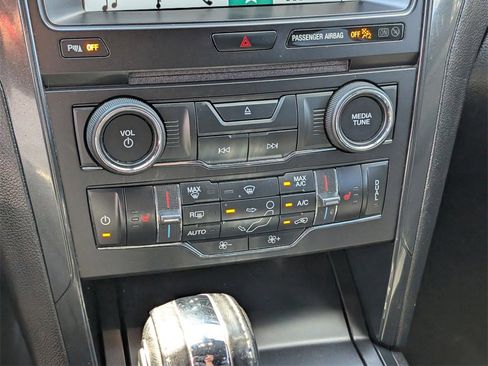 Used 2018 Ford Explorer XLT w/ Equipment Group 202A image 30