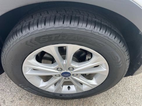 Used 2017 Ford Escape SE w/ Equipment Group 201A image 22