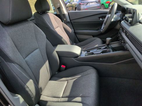 Used 2025 Honda Accord SE image 19