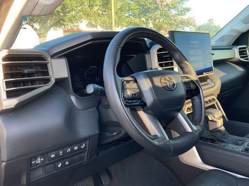 Used 2024 Toyota Tundra Limited AWD/4WD image 7