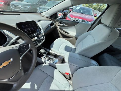 Used 2021 Chevrolet Malibu LT image 12