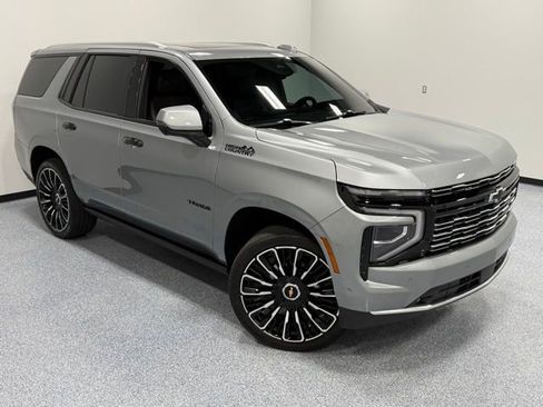 Used 2025 Chevrolet Tahoe High Country AWD/4WD image 42