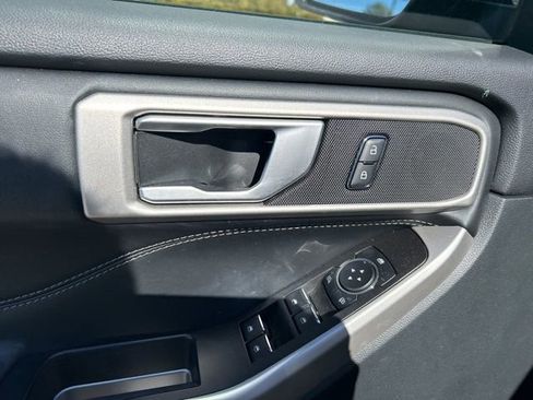 Used 2023 Ford Explorer XLT w/ Equipment Group 202A image 7