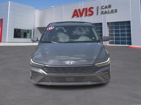 Used 2025 Hyundai Elantra SEL FWD image 2