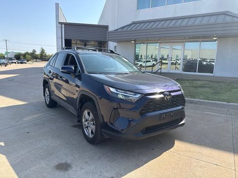 Used 2025 Toyota RAV4 XLE w/ Convenience Package FWD image 1