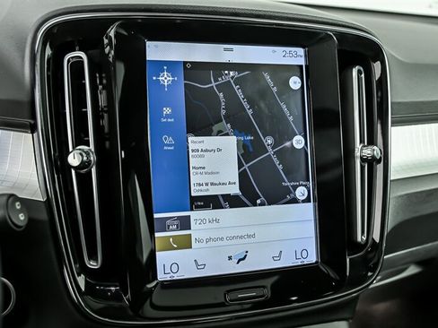 Used 2019 Volvo XC40 T4 Momentum FWD image 25
