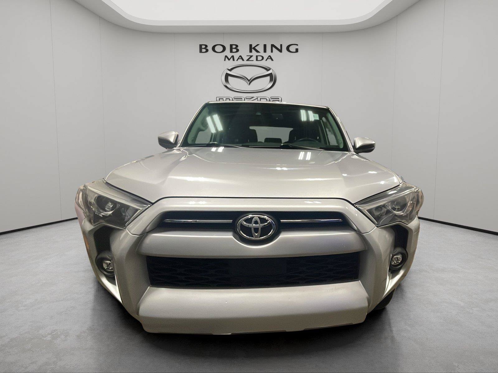 Used 2022 Toyota 4Runner SR5 AWD/4WD image 8