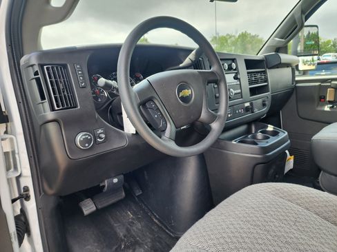New 2024 Chevrolet Express 3500 w/ Power Convenience Package image 23