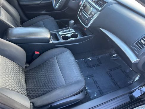Used 2018 Nissan Altima 2.5 S FWD image 18