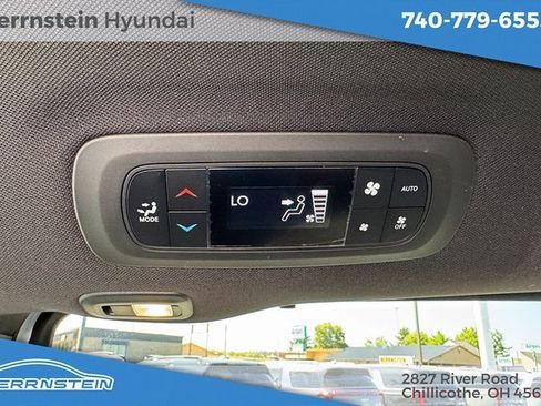 Used 2023 Chrysler Pacifica Limited w/ S Appearance Package image 12