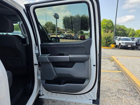 Used 2022 Ford F150 XLT w/ Equipment Group 301A Mid AWD/4WD image 18