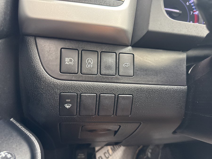 Used 2018 Toyota Highlander XLE AWD/4WD image 32