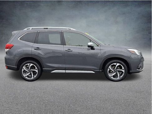 Used 2022 Subaru Forester Touring image 7