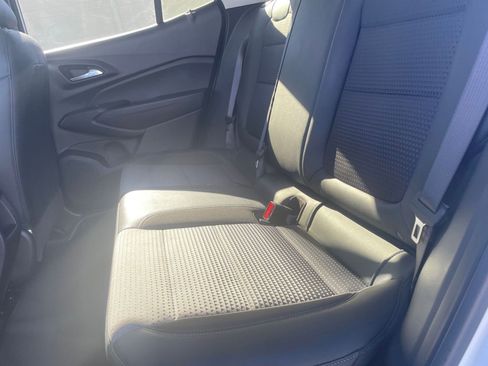 Used 2025 Chevrolet Trax LT image 25