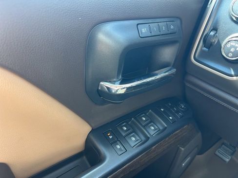 Used 2017 GMC Sierra 2500 Denali image 13