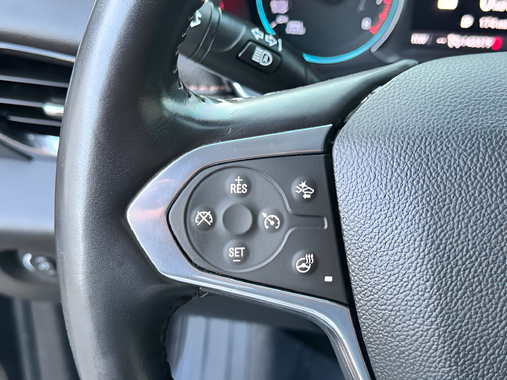 Used 2020 Chevrolet Traverse Premier w/ Redline Edition FWD image 15