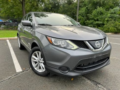 Used 2019 Nissan Rogue Sport S w/ Appearance Package AWD/4WD image 1