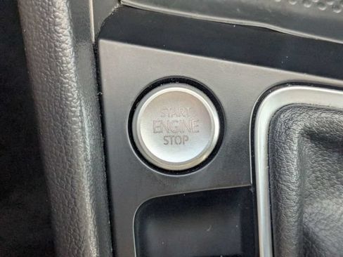 Used 2024 Volkswagen Jetta SE FWD image 29