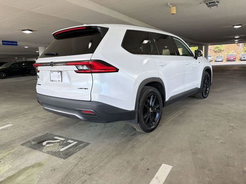 Used 2024 Toyota Grand Highlander Limited image 7