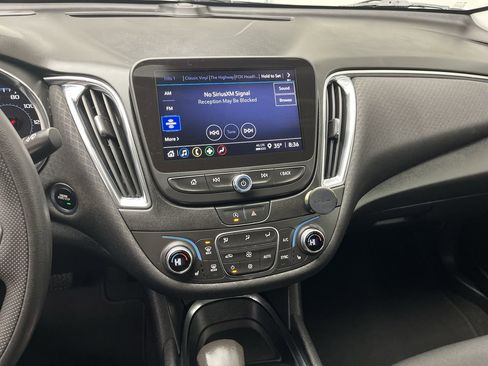 Used 2021 Chevrolet Malibu LT image 15