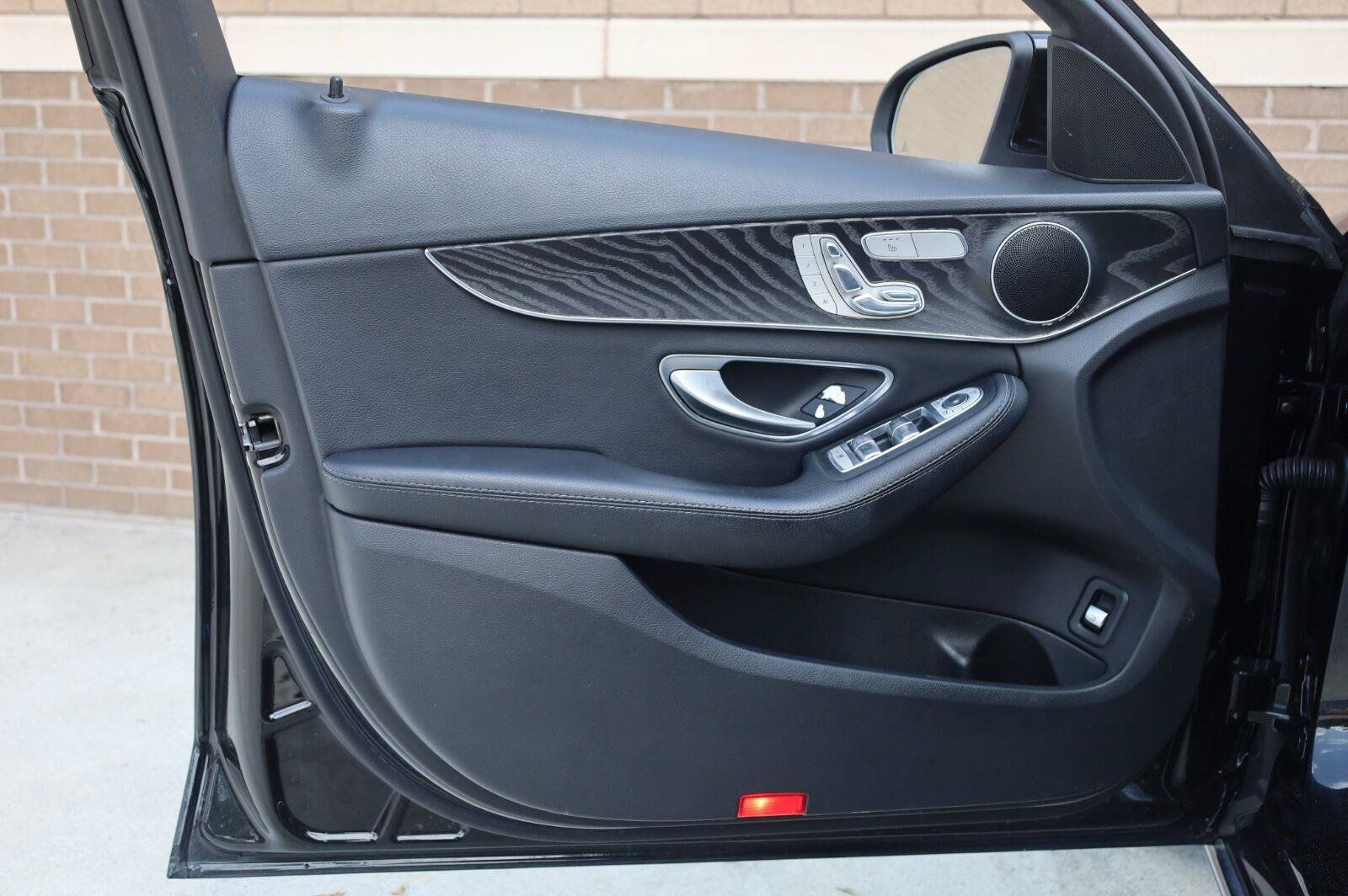 Used 2017 Mercedes-Benz C 300 4MATIC Sedan image 11