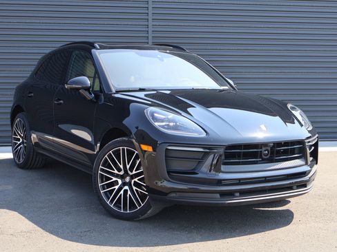 Certified 2026 Porsche Macan AWD/4WD image 8
