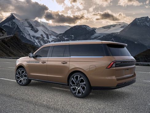 New 2026 Lincoln Navigator L Black Label AWD/4WD image 4