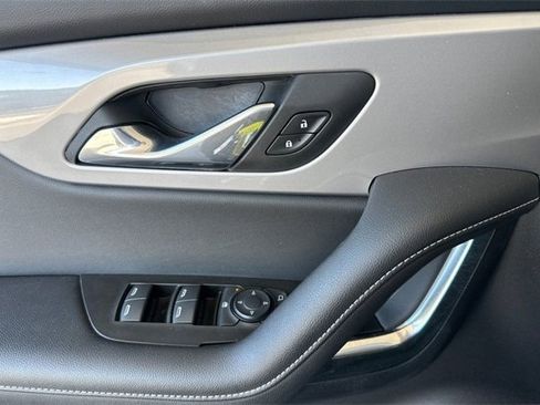 Used 2025 Chevrolet Blazer LT image 11