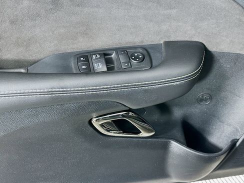 Used 2019 Dodge Challenger SRT Hellcat image 17