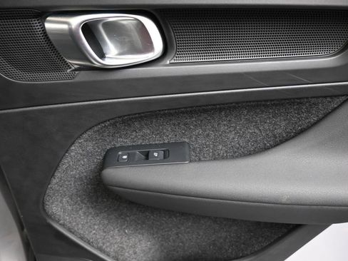 Certified 2025 Volvo XC40 B5 Core image 15