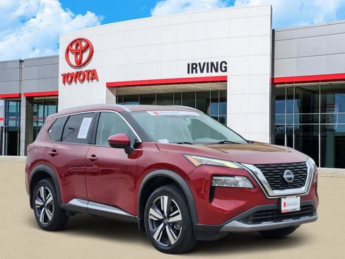 Used 2023 Nissan Rogue SL image 2