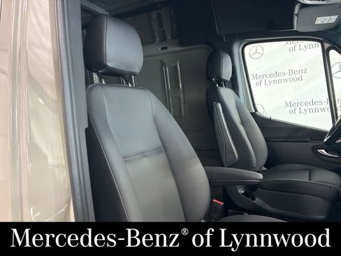 New 2026 Mercedes-Benz Sprinter 2500 image 18
