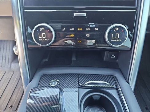 Used 2021 Land Rover Discovery HSE R-Dynamic AWD/4WD image 29