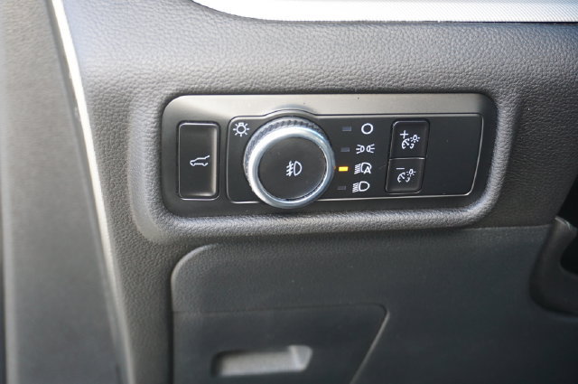 Used 2023 Ford Explorer XLT w/ Equipment Group 202A RWD image 28
