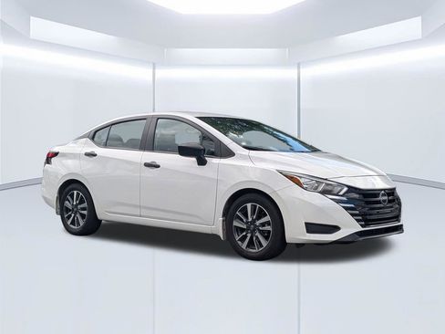 Used 2024 Nissan Versa S w/ S Plus Package FWD image 2