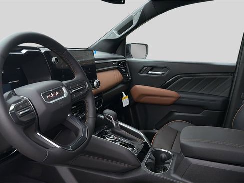 New 2026 GMC Canyon AT4 w/ Technology Plus Package AWD/4WD image 19