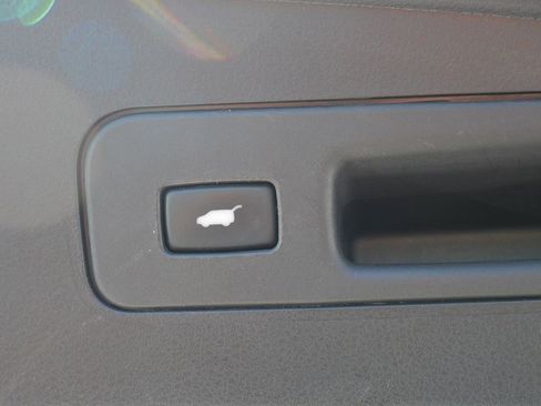 Used 2017 Acura MDX SH-AWD w/ Advance Package image 18