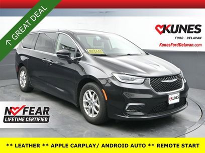 Used 2023 Chrysler Pacifica Touring-L