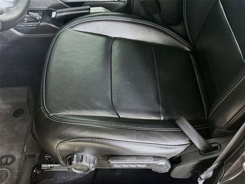 Used 2022 Jeep Gladiator Overland w/ Popular Equipment Package image 19