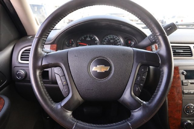 Used 2009 Chevrolet Suburban LT w/ Luxury Package RWD image 12