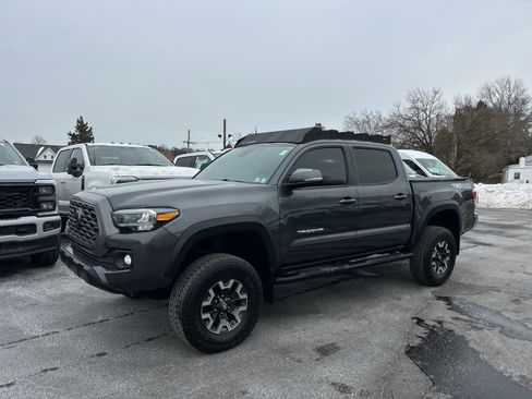Used 2023 Toyota Tacoma TRD Off-Road image 1