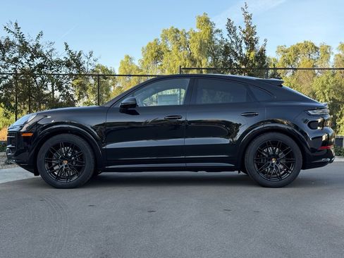 New 2026 Porsche Cayenne GTS AWD/4WD image 2