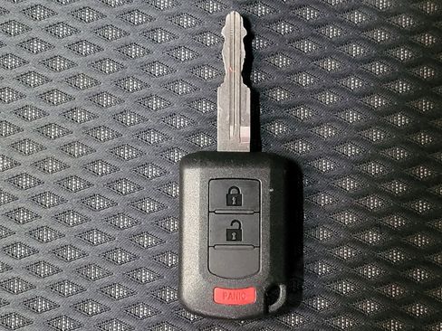 Used 2019 Mitsubishi Outlander ES FWD image 32