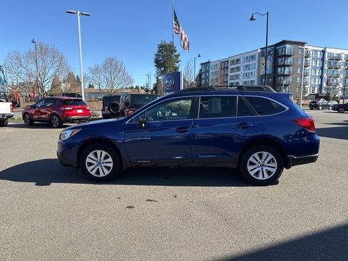 Used 2016 Subaru Outback 2.5i Premium image 2