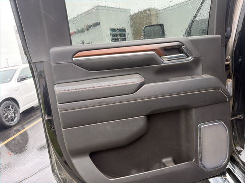 Used 2024 GMC Sierra 3500 Denali w/ Denali Reserve Package image 13